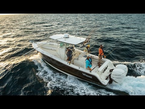 MAKO Boats: 284 CC Offshore Fishing Boat Tour