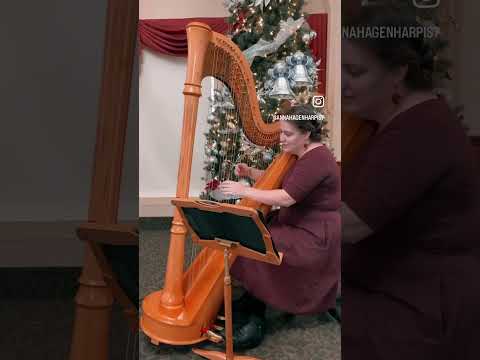 It’s Christmas time in the… hamlet? #25carolsofchristmas #harp