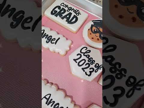 grad cookies #cookies #decoratedcookies #royalicing #graduation #gradcookies #fypシ #recipe #tutorial