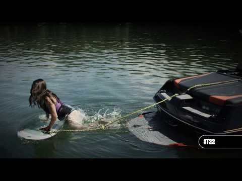 Check out the amazing Axis Wake T22 2019 with Malibu Boats