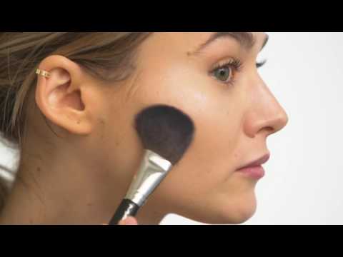 How to Contour Your Face Without Looking Like You Contoured Your Face