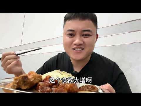 在上海浦东塘桥吃街头快餐盒饭：走油肉，红烧大排，糖醋排骨