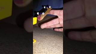 daily fingerboard fun with herzdeckz 💟 #viral #trending #shorts #fingerboarding #shredit #rail