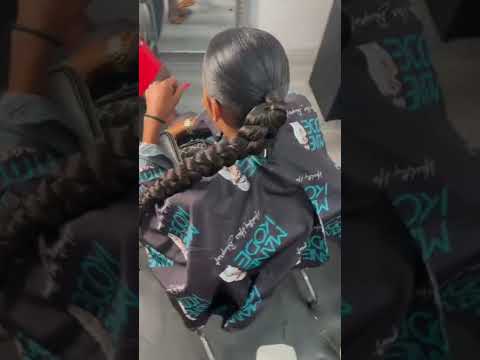 Jumbo braid ponytail with braiding hair ✖️ManeKode healthy hair sanctuary wash day essentials