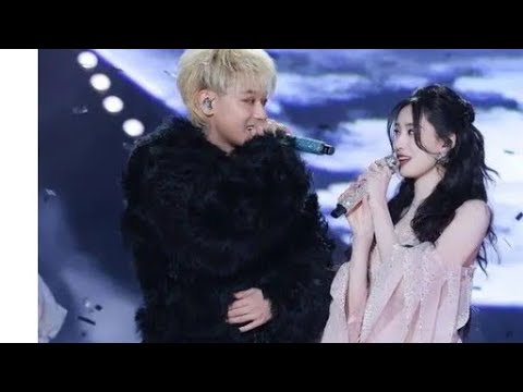 「元EXO タオ、SM出身の妻との仲睦まじい瞬間💖 ステージでのデュエットも披露🎤」