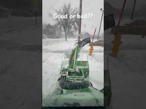 Is this the best way to snowblow corner sidewalks? #avant #best #snowplowing #snowblower