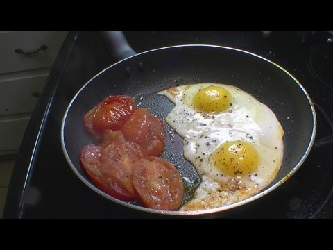 Fried  Eggs and Tomatoes Texas Style