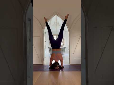 So the ‘E’ may be a tiny bit questionnable… #love #challenge #headstand