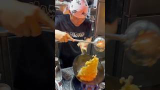 炒飯の達人が作るデカ盛りニンニク炒飯 - Fried Rice Master! 新山直人 今池飯店 名古屋グルメ #streetfood #friedrice #チャーハン #炒飯