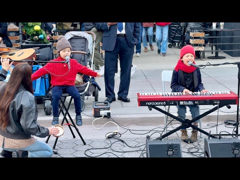 3-year-old joins singing Mary, Did You Know?