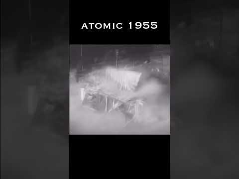 核爆発の瞬間　atomic test in 1955