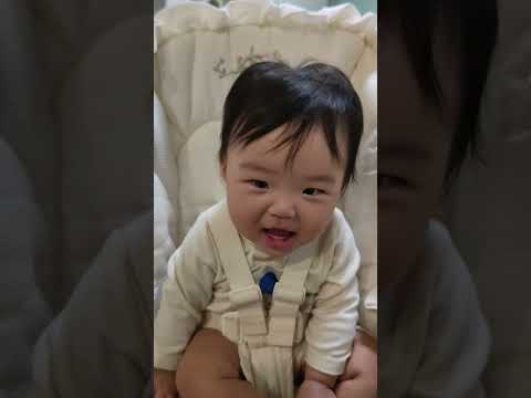 いただきます。練習中の０歳児【241Days】 #baby