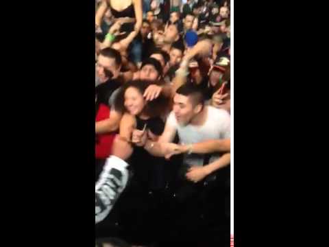 Carnage personally says hello to crowd