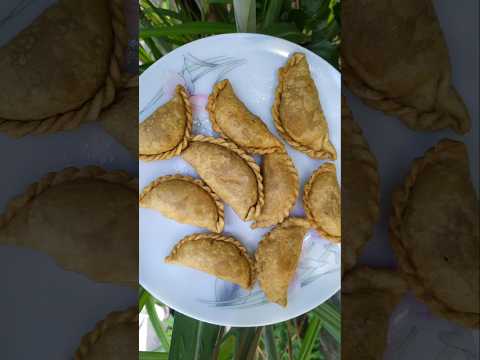 Kajjikayalu #karanji #gujiya #sweets #garijalurecipe #diwali #sankranthi #shorts #trendingshorts