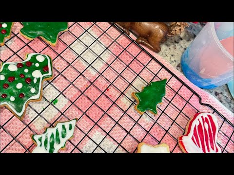 Decorating cookies