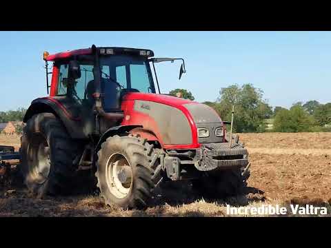 2009 Valtra T151 6.6 Litre 6-Cyl Diesel Tractor (159 HP) with Lemken Samaragd 9 Cultivator