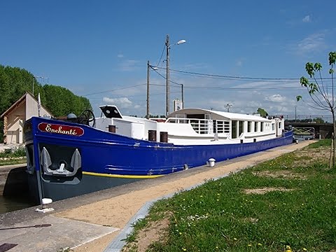 8 passenger Enchante  Barge Video