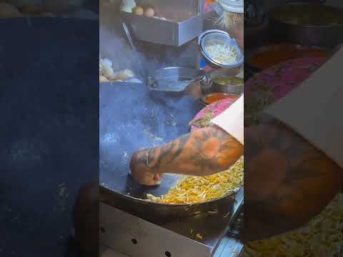 Asian Street Food #eggnoodles #chowmein