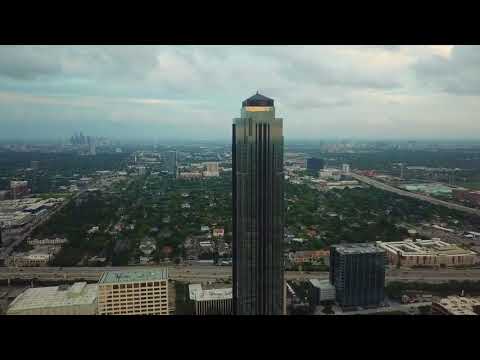 Houston Texas Skyscraper - Williams Tower  - Water wall Park