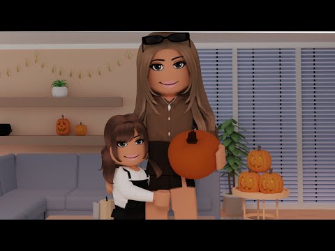 DECORATING THE FAMILY HOUSE FOR HALLOWEEN! Bloxburg Roleplay