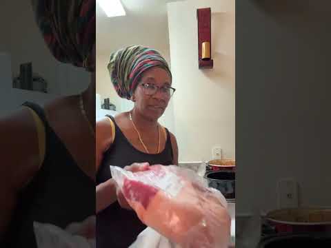 RASTA QUEEN $treasie1 is live! Getting My Pot Roast Together Before Work…