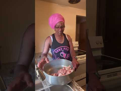 RASTA QUEEN $treasie1 is live! Cleaning Chicken 🍗 for my son Edward Birthday get together