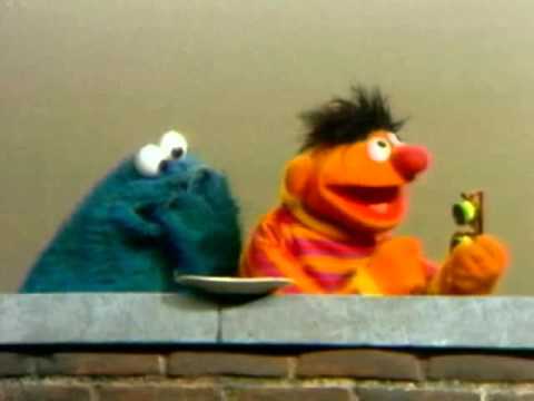 Classic Sesame Street - Ernie recieves a pair of magic glasses...