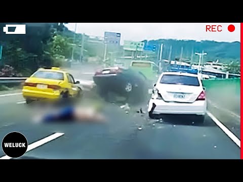 320 Shocking And Devastating Car Crashes Of Idiots In Cars Got You Wouldn't Believe if Not Filmed!