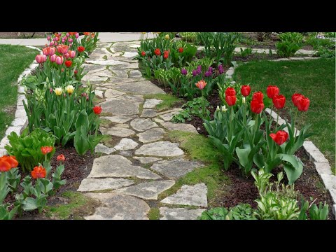 Take a Garden Tour of Rosanne's Spring Garden for Inspiring Design Ideas