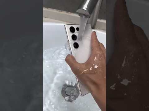 Samsung galaxy S23 ultra water testing #shorts #galaxys23 #galaxys22ultra #samsungs23ultra #gadgets