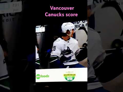 Vancouver Canucks score 1 to 0 in the second #nhl #canucks#hockey #goal #nhlnews