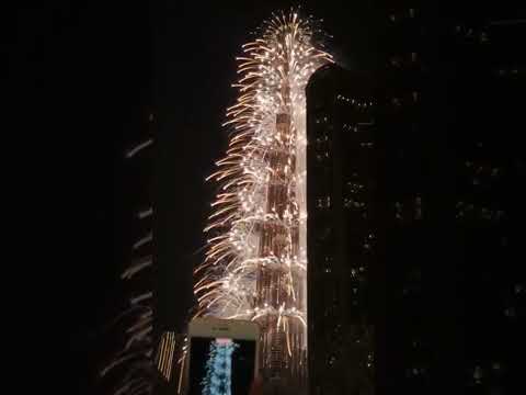 #shorts #newyearcelebration #newyear2023 #burjkhalifa #2023 #ytshorts #wowamazingshorts #dubai