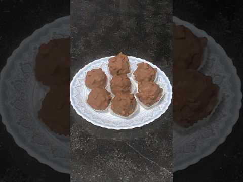 Chocolate Dry Fruit Ladoo #chocolateladdu #parlegbiscuits  #dryfruits #walnut #easyrecipe #shorts