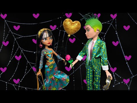 Unboxing the Monster High Howliday Love Edition : Cleo & Deuce Set! 💀✨ Limited Edition Perfection!