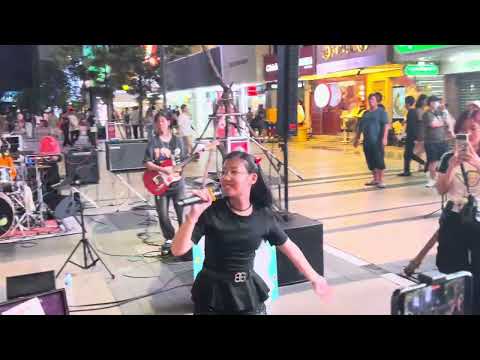 20241013 Medley รักแท้…ยังไง-น้ำชา ชีรณัฐ + คิดมาก-ปาล์มมี่(Performed by Sigsag Band)@Siam Square