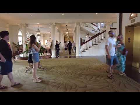 Why Stay at the Moana Surfrider in Waikiki?