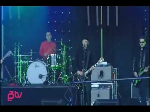 Interpol - Stella Was a Driver (live)