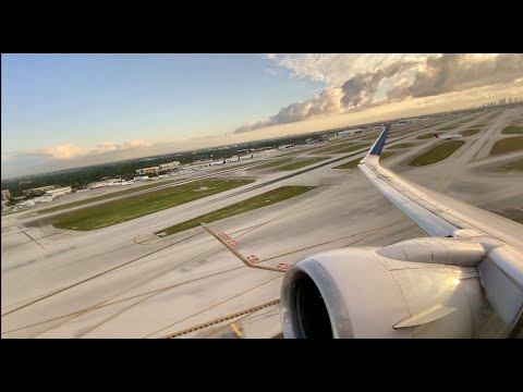 United Airlines 737-900 Takeoff from Miami International Airport