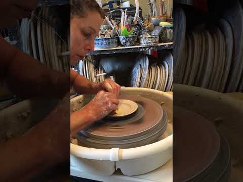 Throwing a spoon rest on the pottery wheel.