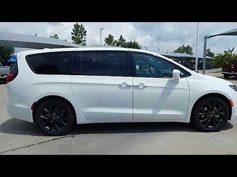 2018 Chrysler Pacifica TOURING PLUS in Tulsa, OK 74133