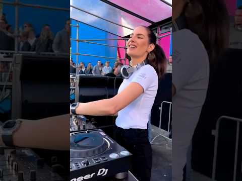 DJ Girl | techno set | lilly palmer Dj | Lilli palmer dj | techno remix #shorts #lillypalmer #music