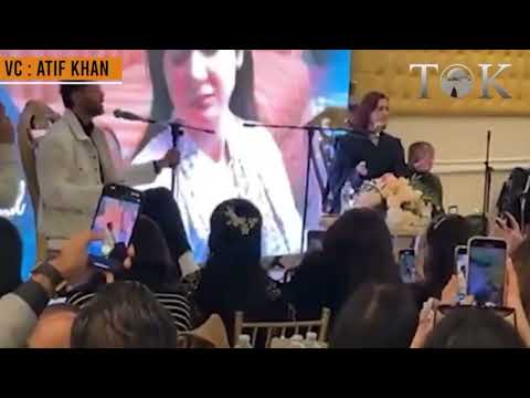 Fahad Mustafa sings for his fans during an interactive session at New York.