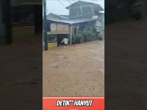 Detik detik hanyut 😭 #banjir #hanyut #shorts