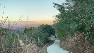 尉ヶ峰ハイキングコース 裏側からの北遠の山並み　アーベントロート と 富士山(ピックアップ分)