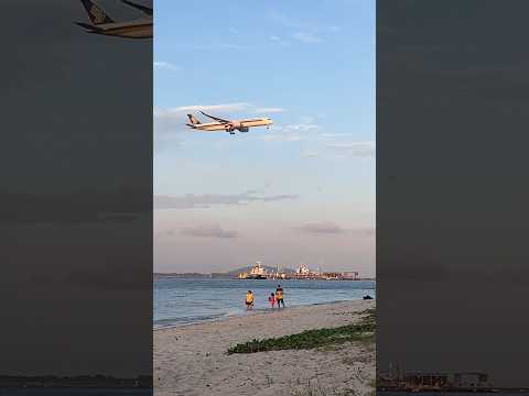 Singapore Airlines landing at Changi!