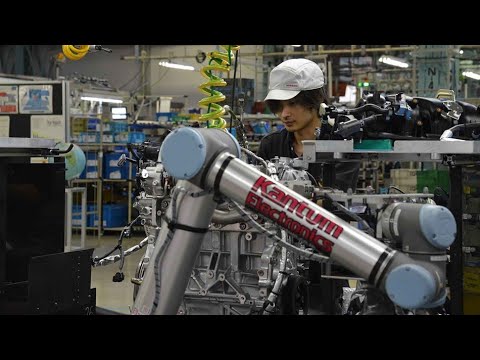 【ユニバーサルロボット】日産自動車株式会社　協働ロボット導入事例　自動車関連　ねじ締め　マテリアルハンドリング　エンジン