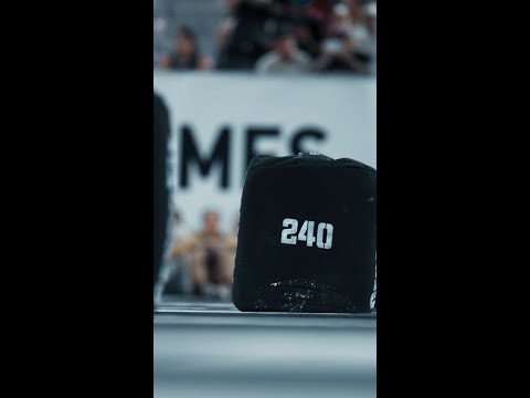 Jacqueline Dahlstrøm's Sandbag Lift — Over 1.6-times Her Body Weight — 2022 CrossFit Games