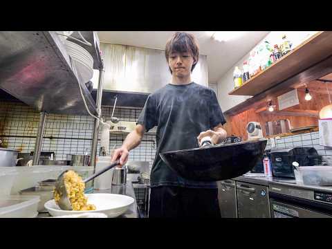 Japanese Ramen Shop in a Residential Area! One-man Operation! His Wok Skills are Amazing!