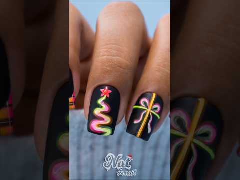 🎄Glowing Christmas Tree Nail Art Tutorial #shortvideo #nailart #festive #natdenail