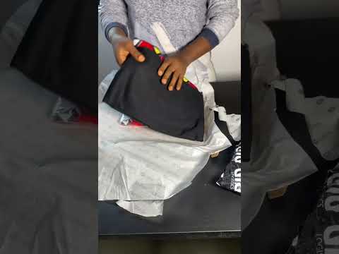 Unboxing my gift from YouTube #unboxing #giftbox #youtubechamps #youtubecreatorawards